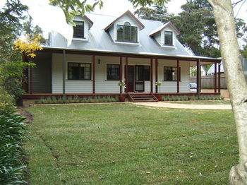 Whispering Pines Chalet & Cottages - Tourism Canberra 13