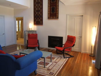 Whispering Pines Chalet & Cottages - Tourism Canberra 16