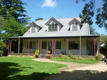 Whispering Pines Chalet & Cottages - Tourism Canberra 18