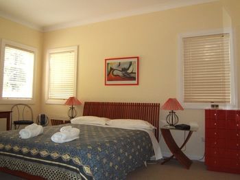 Whispering Pines Chalet & Cottages - Tourism Canberra 28