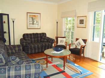 Whispering Pines Chalet & Cottages - Tourism Canberra 29