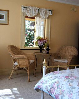 Whispering Pines Chalet & Cottages - Tourism Canberra 1