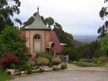 A Camelot Tower & Penthouse - Tourism Canberra 13