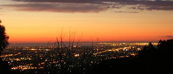 A Camelot Tower & Penthouse - Tourism Canberra 15