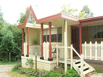 A Camelot Tower & Penthouse - Tourism Canberra 18