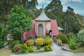 A Camelot Tower & Penthouse - Tourism Canberra 30