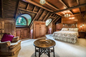A Camelot Tower & Penthouse - Tourism Canberra 32