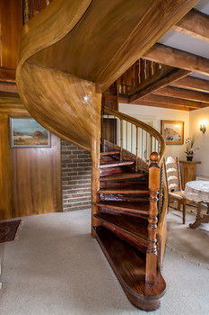 A Camelot Tower & Penthouse - Tourism Canberra 34