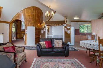 A Camelot Tower & Penthouse - Tourism Canberra 42