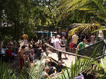 Nomads Noosa Backpackers Hostel - Tourism Canberra 7