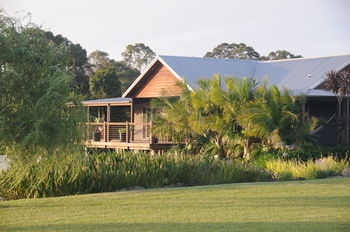 Lilies Luxury Retreats - Tourism Canberra 24
