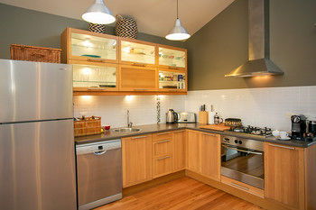 Lilies Luxury Retreats - Tourism Canberra 38