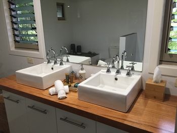 Lilies Luxury Retreats - Tourism Canberra 47