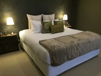 Lilies Luxury Retreats - Tourism Canberra 48