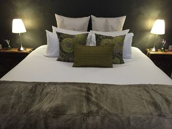 Lilies Luxury Retreats - Tourism Canberra 49