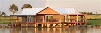 Lilies Luxury Retreats - Tourism Canberra 5