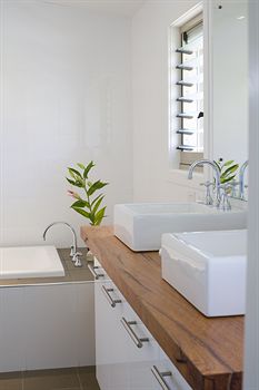 Lilies Luxury Retreats - Tourism Canberra 11