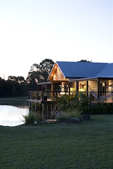Lilies Luxury Retreats - Tourism Canberra 12