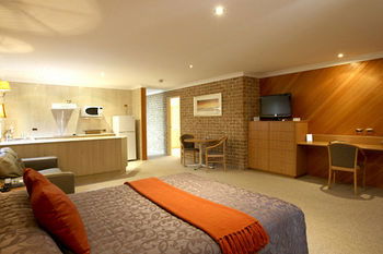 The Hermitage Motel - Tourism Canberra 37
