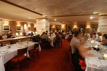 The Hermitage Motel - Tourism Canberra 0