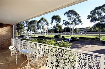 The Hermitage Motel - Tourism Canberra 12