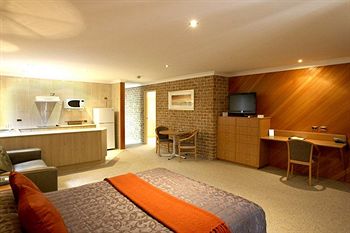 The Hermitage Motel - Tourism Canberra 16