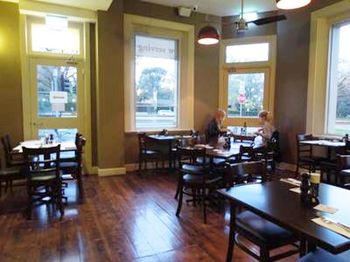 Naughtons Parkville Hotel - Tourism Canberra 8