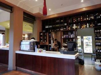 Naughtons Parkville Hotel - Tourism Canberra 15