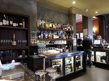 Naughtons Parkville Hotel - Tourism Canberra 16