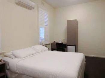 Naughtons Parkville Hotel - Tourism Canberra 23