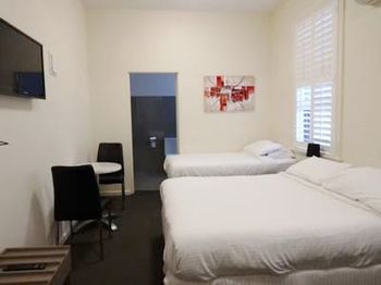 Naughtons Parkville Hotel - Tourism Canberra 25