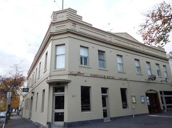 Naughtons Parkville Hotel - Tourism Canberra 35