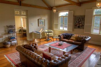 Tizzana Winery Bed & Breakfast - Tourism Canberra 1