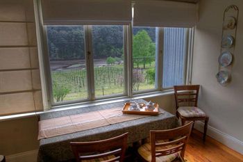 Tizzana Winery Bed & Breakfast - Tourism Canberra 4