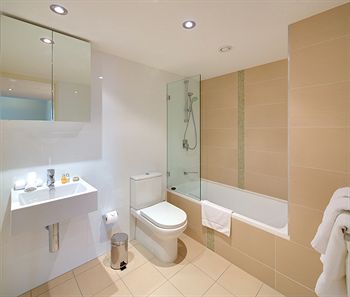 Zara Tower - Luxury Suites And Apartments - Tourism Canberra 11