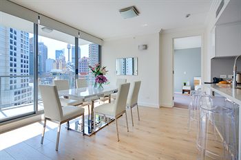 Zara Tower - Luxury Suites And Apartments - Tourism Canberra 15
