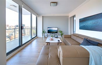 Zara Tower - Luxury Suites And Apartments - Tourism Canberra 18