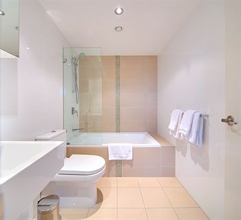 Zara Tower - Luxury Suites And Apartments - Tourism Canberra 19