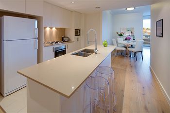 Zara Tower - Luxury Suites And Apartments - Tourism Canberra 26