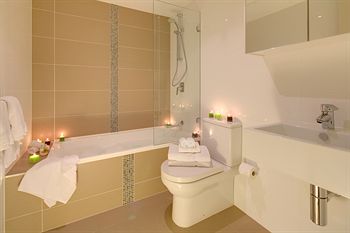 Zara Tower - Luxury Suites And Apartments - Tourism Canberra 29