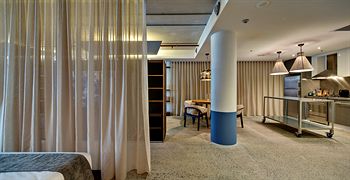 Zara Tower - Luxury Suites And Apartments - Tourism Canberra 36