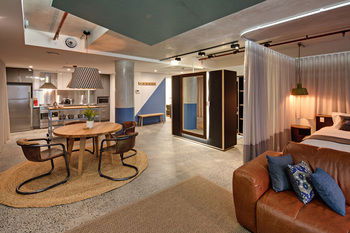 Zara Tower - Luxury Suites And Apartments - Tourism Canberra 40