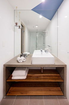 Zara Tower - Luxury Suites And Apartments - Tourism Canberra 50