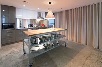 Zara Tower - Luxury Suites And Apartments - Tourism Canberra 51