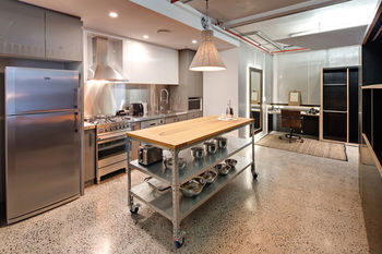 Zara Tower - Luxury Suites And Apartments - Tourism Canberra 66