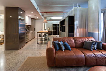 Zara Tower - Luxury Suites And Apartments - Tourism Canberra 69