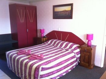 Homestead Motel - Tourism Canberra 4
