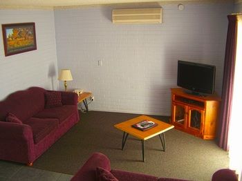 Homestead Motel - Tourism Canberra 12