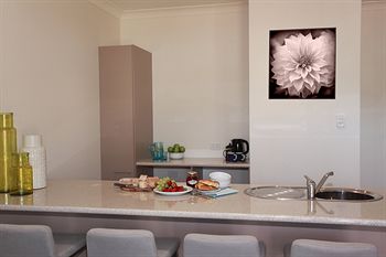H Boutique Hotel - Tourism Canberra 1