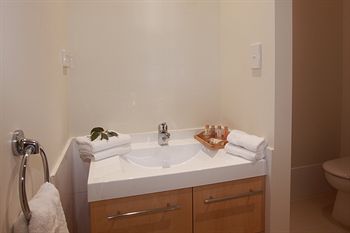 H Boutique Hotel - Tourism Canberra 2